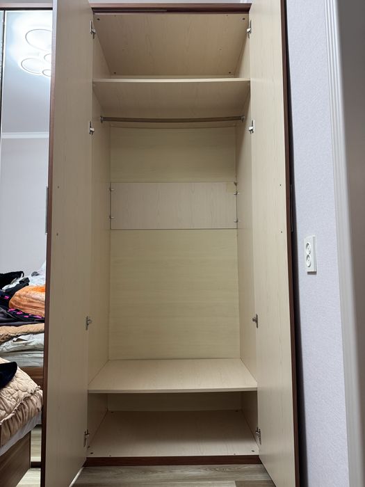 Продам спальный гарнитур