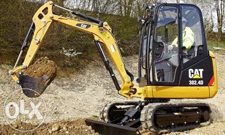 Miniexcavator cu picon de închiriat