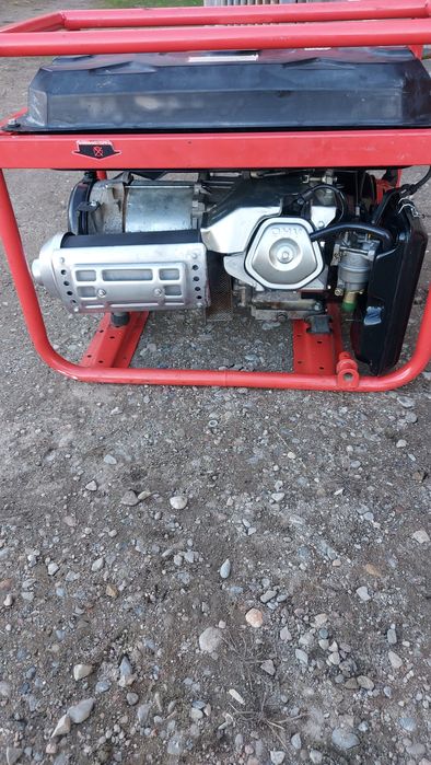 Бензогениратор 5 квт.