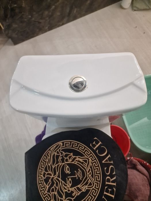 Продам унитаз пользовались 8 месяцев