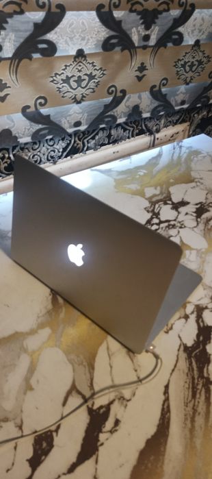 MacBook Pro 11,4