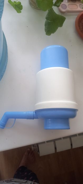 Бутыль для воды и диспенсер бу.продам.
