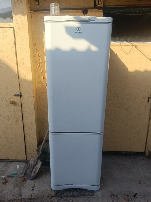 Холодильник рабочий