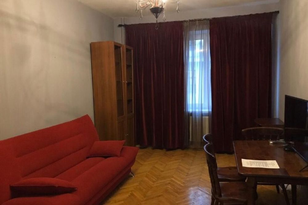 По Сатпаева на долгое время
