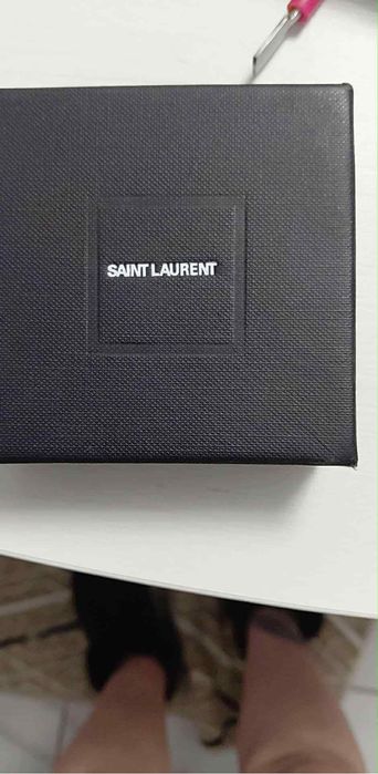 Lantisor Yves Saint Laurent