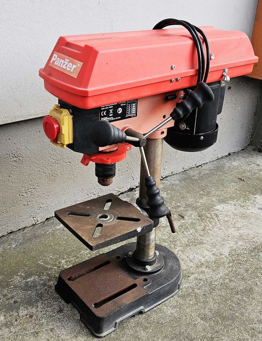 Masina de gaurit pe coloana Panzer