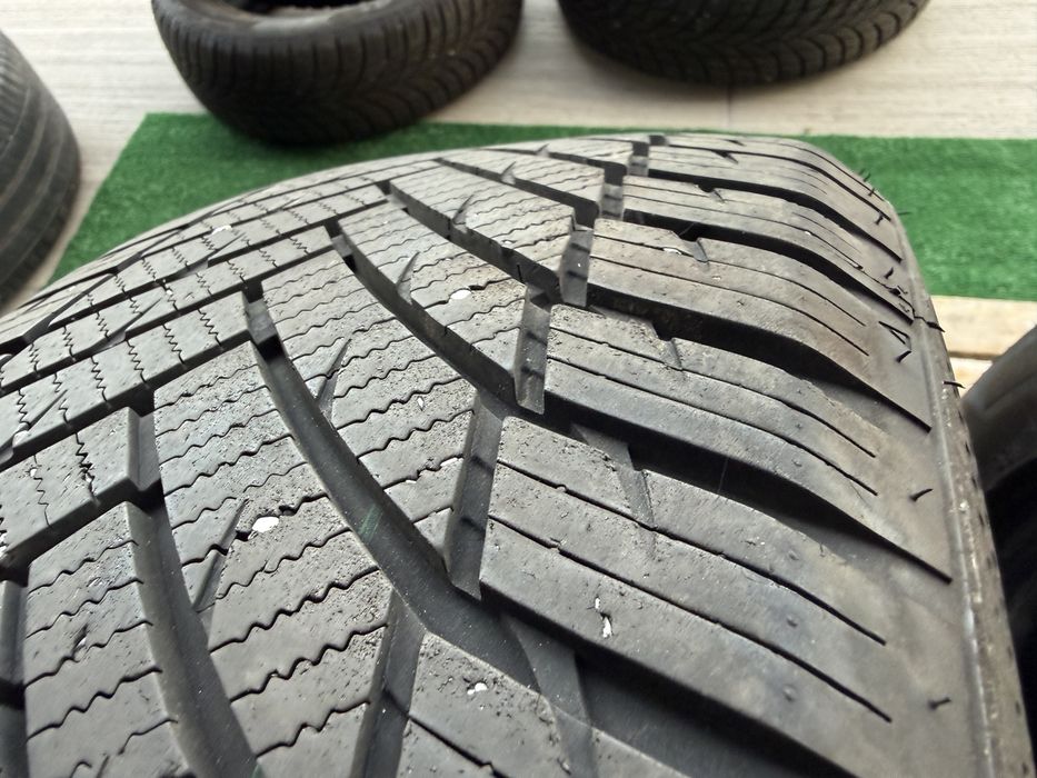 2бр. ОТЛИЧНИ ВСЕСЕЗОННИ Гуми С Борд 215/55R/17 -IMPERIAL- DOT:0122- 7.4мм.