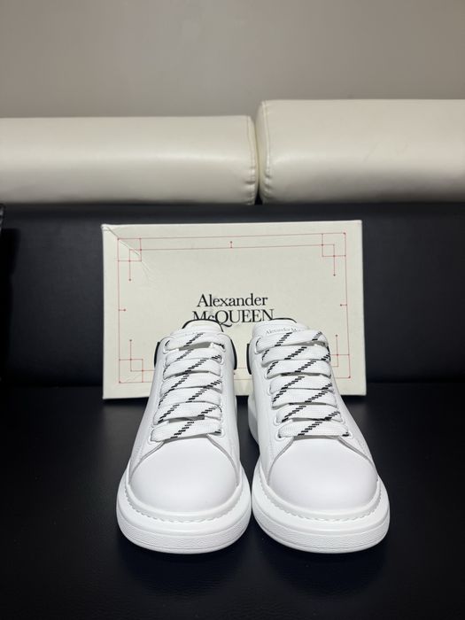 Alexander McQueen 42