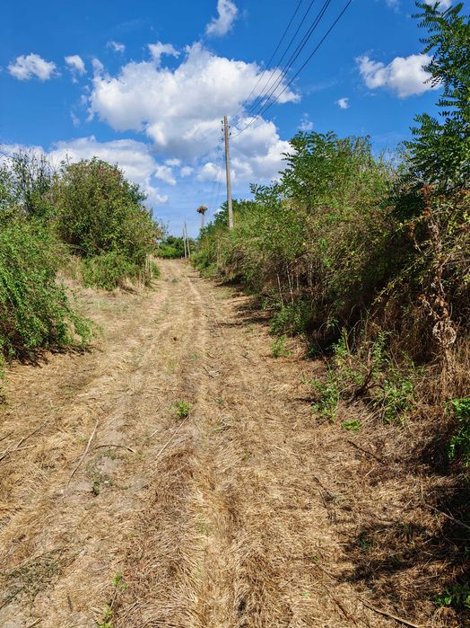 Продава се дворно място 2000м²