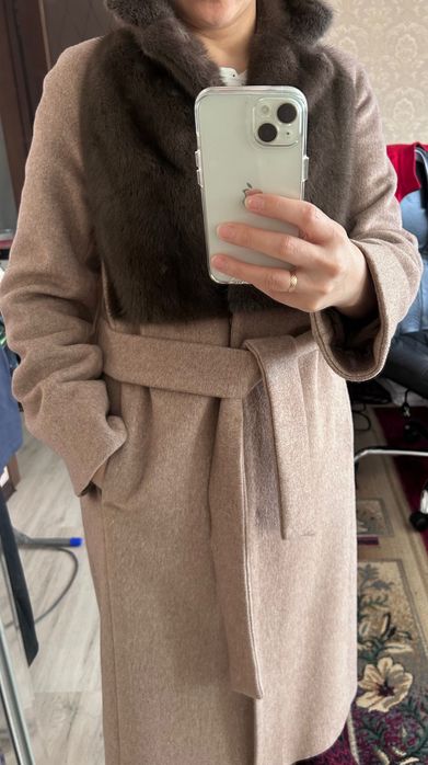 Продаю зимнее суперское пальто.