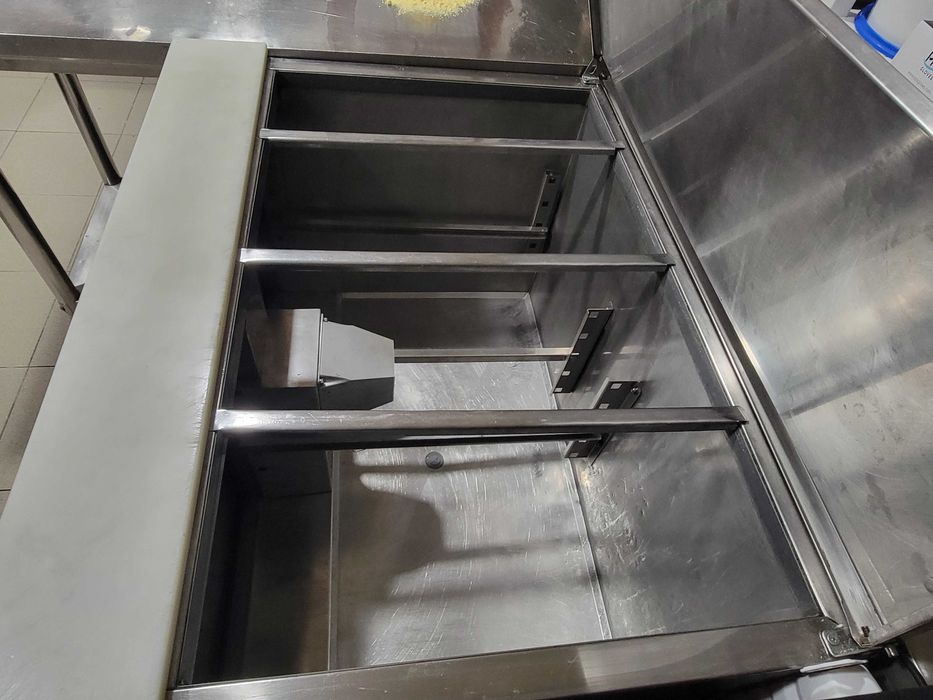 Салатен бар (витрина)