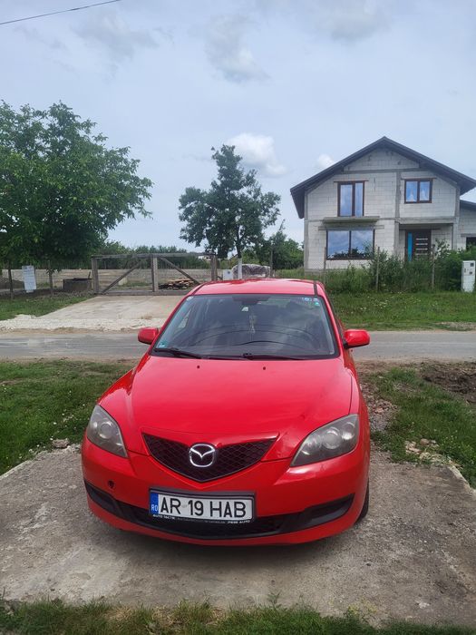 Vind Mazda 3 in stare buna