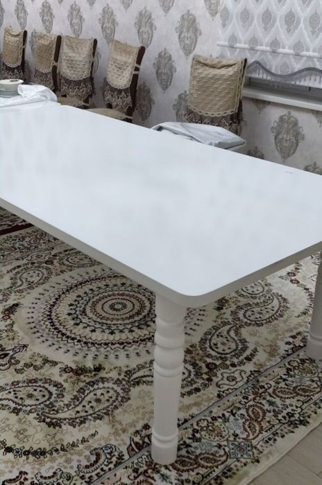 Стол гостевой и кухонные