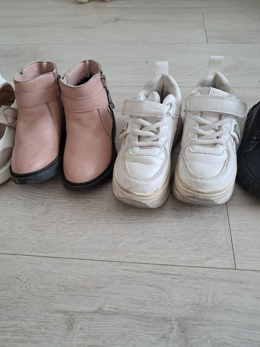 Отдам даром детский обувь