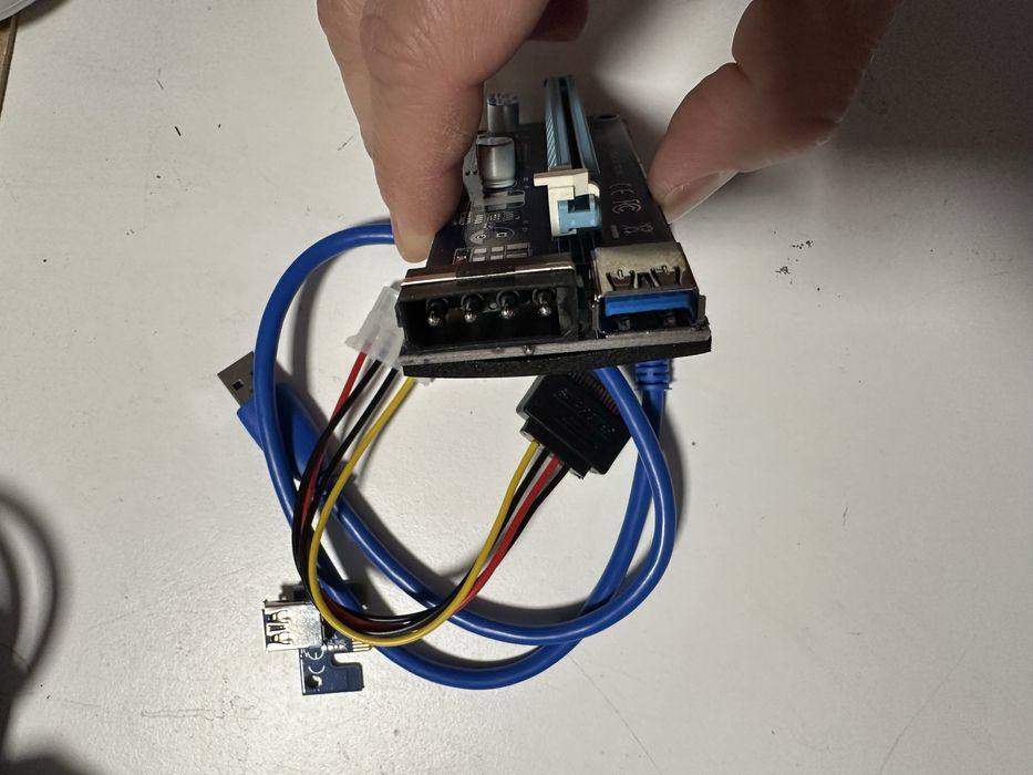 PCI Riser 4 pin Чисто Нови Пълен Комплект