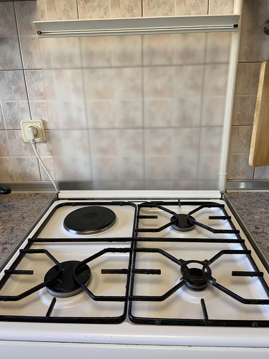 Продам Газовую Плиту BOSCH