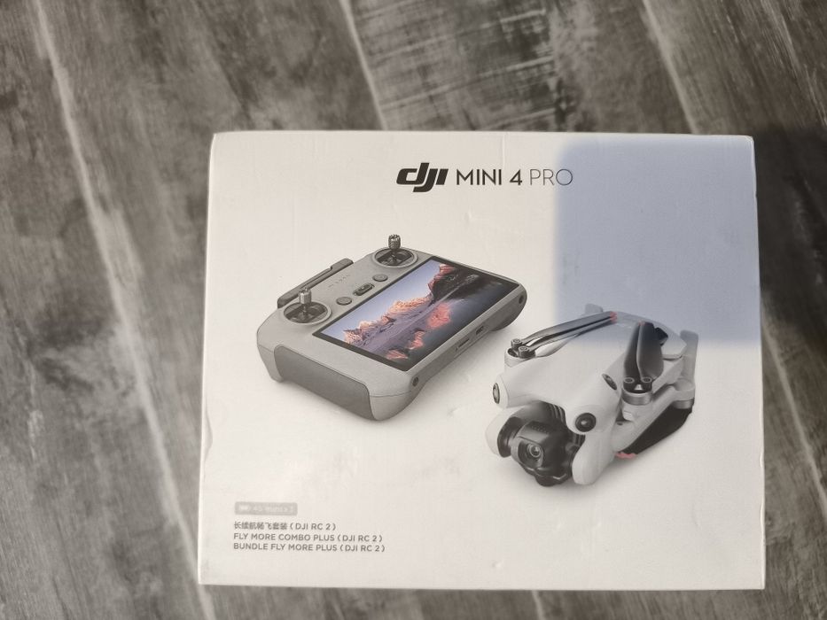 Dron DJI 4  fly more combo