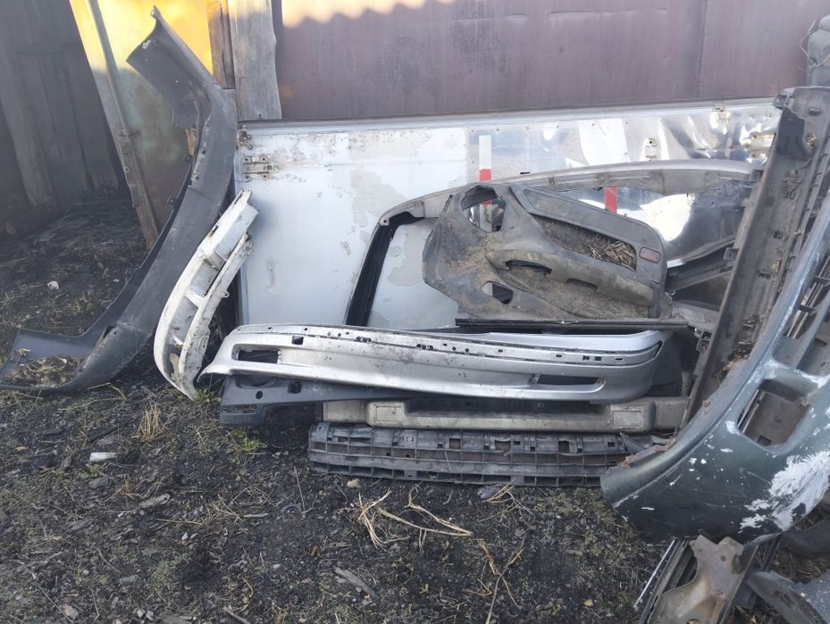 Продам бампера разные