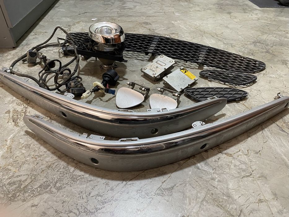 Фара и запчасти от бампера