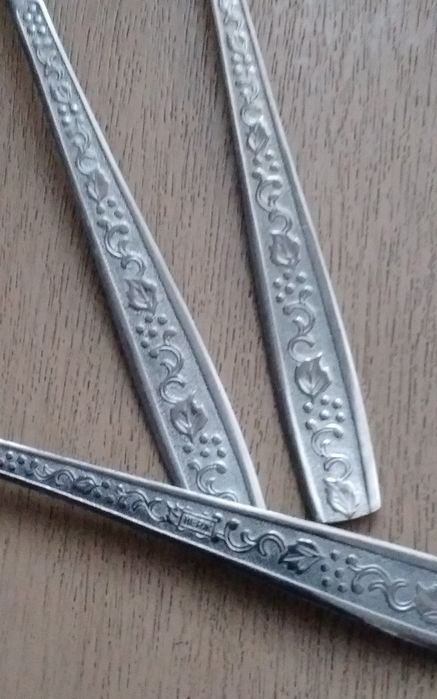 Вилици и лъжици,  нераждавейка