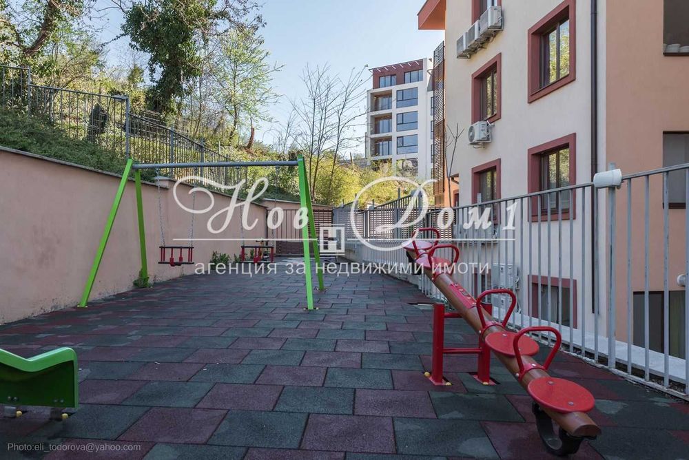 Продава се Тристаен апартамент в Варна, Победа - 140 кв.м за 2143 €/кв.м - Снимка #22