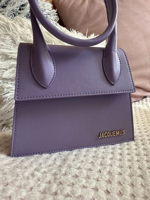 Дамска чанта в лилав цвят