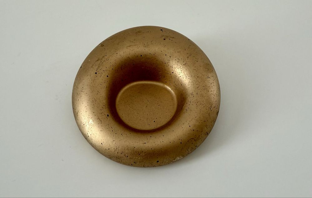 Ръчно изработени поставки за свещи – стил и уют за всеки дом