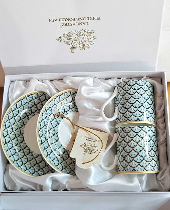 Порцеланов ервиз за кафе Lancaster. 2 комплекта х 2 чаши и чинийки.