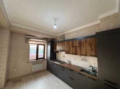 Продам квартиру в новостройке 95м2 Кирпич