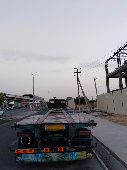 Сотилвоти Камаз контейнеровоз срочно