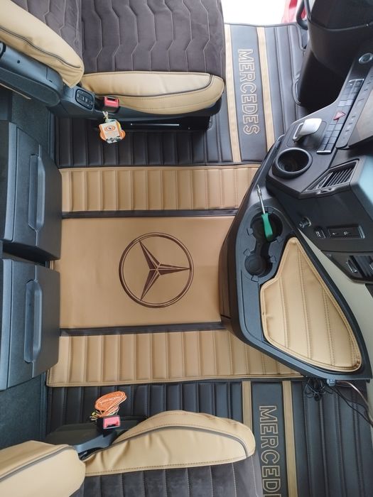 Интериор Mercedes Actros