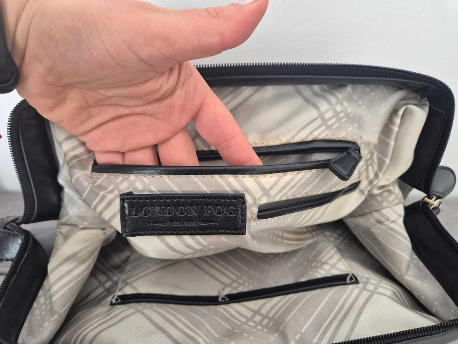 Дамска раница в бяло & дамска чанта London Fog в черно и златисто