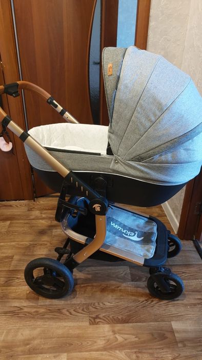 Продам коляску 3 в 1