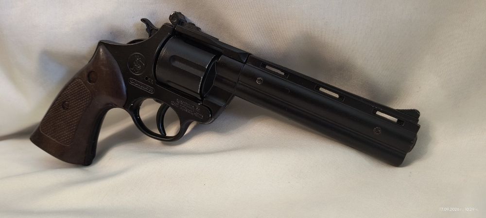 Колекционерски револвер с капси – реплика на Colt Python Magnum .357