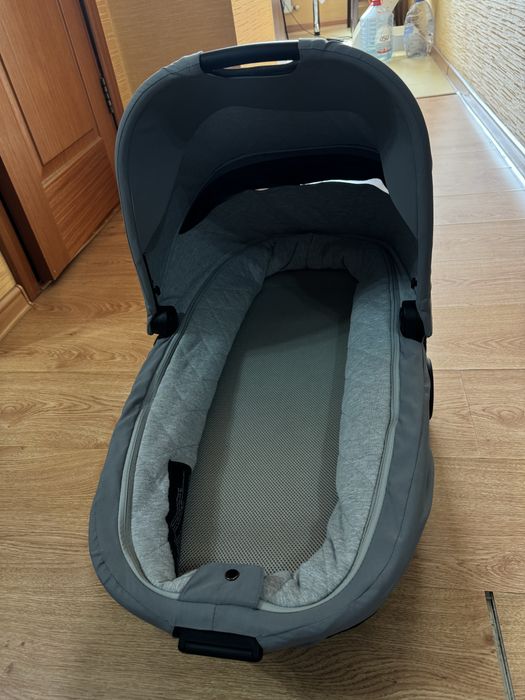 Продам детскаю коляску Easy walker 2 в 1