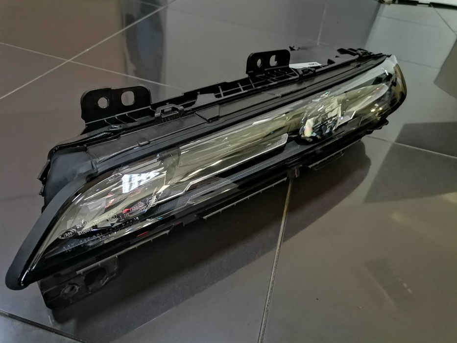 Ляв Горен Фар BMW G70 i7 Crystal Swarovski Кристал Сваровски 9879935