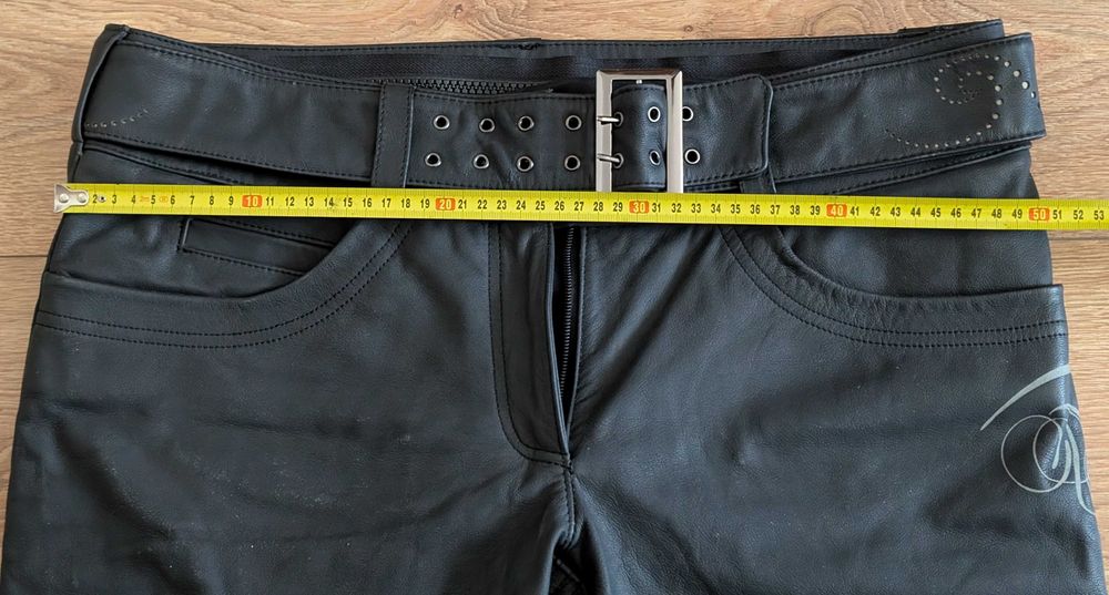 Pantaloni din piele pt motocicleta etc, marca HELD, 300 Lei stare buna