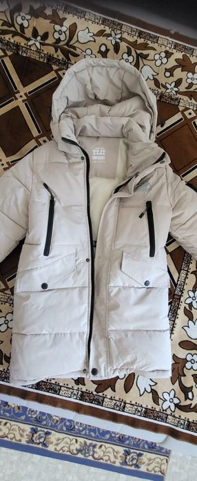 Осеннию и зимнию куртки на девочку 10-11 лет