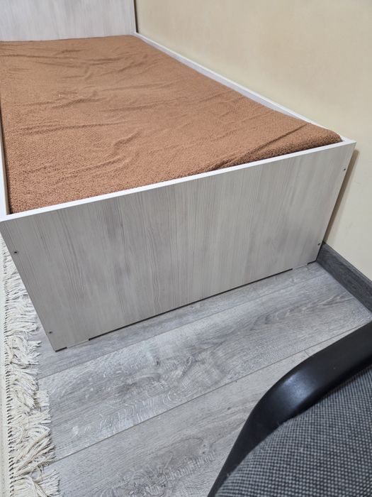 Кровать 180 на 80см