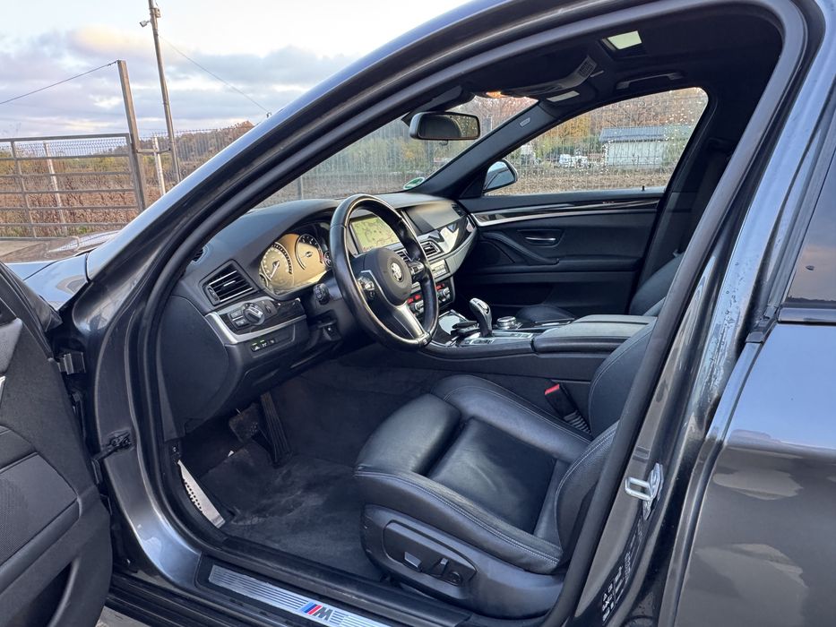 Bmw 530 2016 M Paket/X drive/trapa/soft close/distronic/garantie 2 ani