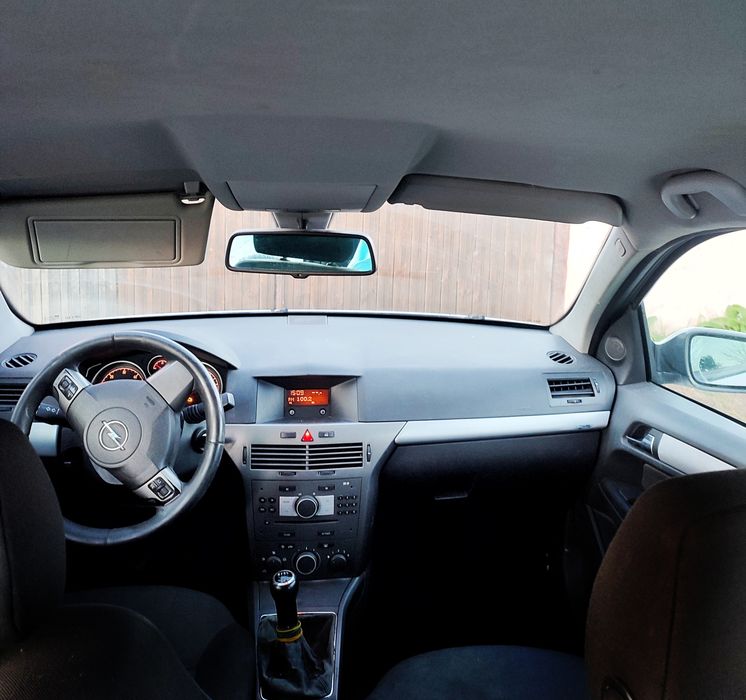 Opel Astra H 1.9,6 trepte.
