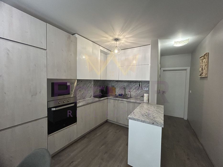 Продава се Тристаен апартамент в Варна, Гранд Мол Варна - 90 кв.м за 2388 €/кв.м - Снимка #2