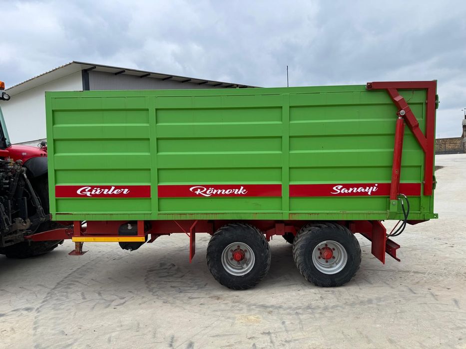 Продавам ремаркета за трактор