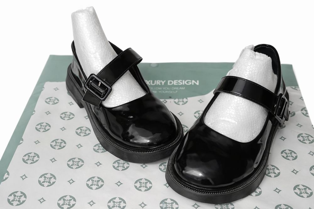 Отдаю обувь в хорошем состоянии.