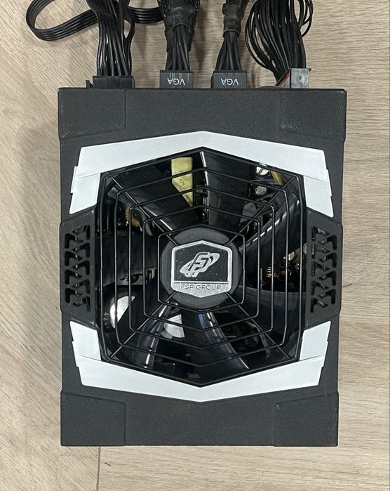 Захранване FSP AURUM 1200W 80 Plus Platinum