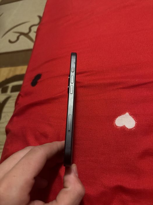 Vand iphone 16  95 sanate