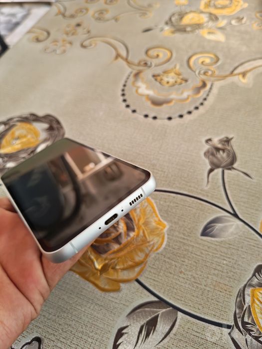 Samsung s23 Fe sotiladi
