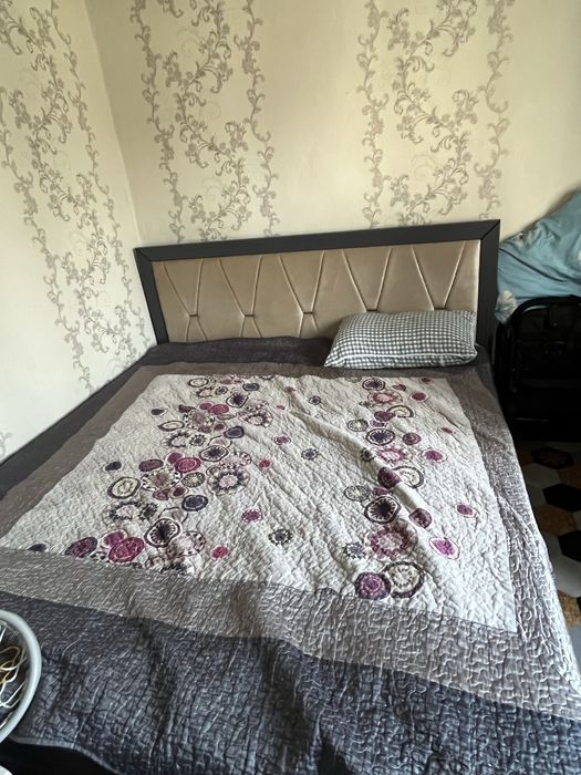 Продам кровать с матрасом вместе