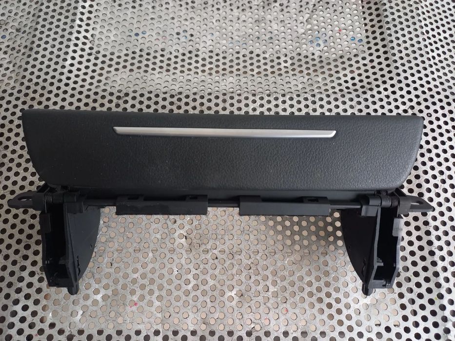 Ornament Unitate Navigatie MMI Bord Audi A8 4H D4 An 2010-2011-2012-2013-2014-2015-2016-2017 Dezmem