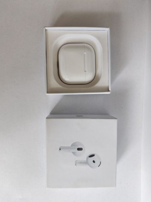 Airpods 4 (2024)